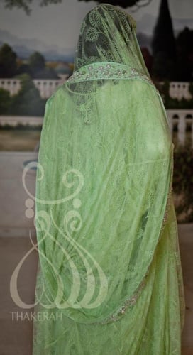 ثوب التحوال من خامة الدانتيل - الأخضر