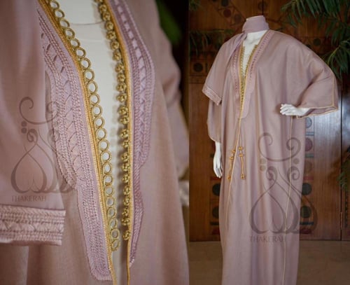 بشت داستي روز كلاسيك لينين ، والتطريز بدرجات اللون