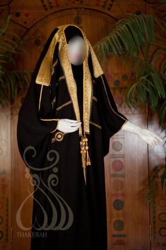 عباءة التأسيس الفاخرة على الرأس مزينة بالتطريز الذ...
