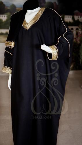 بشت كلاسيك أسود مقفل لينين التطريز ذهبي + تطريز ال...