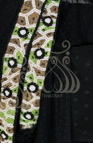 ثوب التحوال من خامة التُل - الأسود بالشك الملون