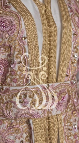 تكشيطة مغربية مناسبات - ابيض مع دانتيل مشغول بالتط...