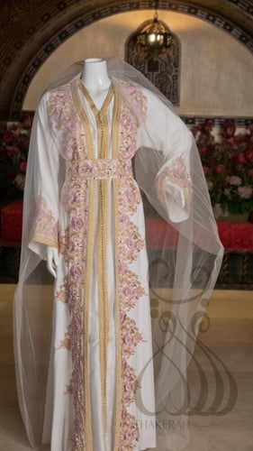 تكشيطة مغربية مناسبات - ابيض مع دانتيل مشغول بالتط...