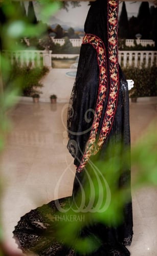 ثوب التحوال من خامة الدانتيل - الأسود