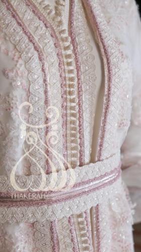 تكشيطة مغربية دانتيل مطرزة