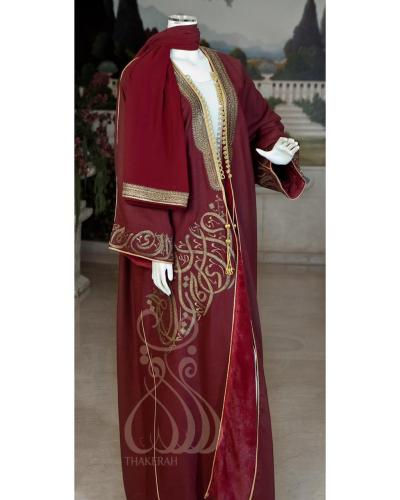 بشت كلاسيك لينن عنابي مبطن بالفرو العنابي وتطريز ا...