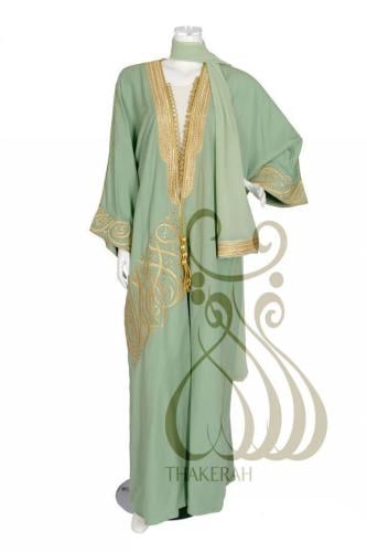 بشت كلاسيك أخضر + خط عربي وتطريز ذهبي مع الأكمام ا...