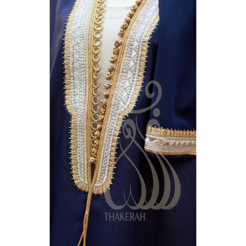 بشت كحلي غامق كلاسيك لينين والتطريز فضي ولمسات ذهب...