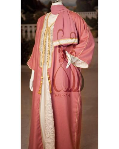 بشت كلاسيك لينن أنتيك روز مبطن بالفرو بتطريز فضي و...