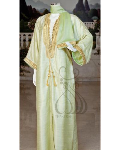 بشت كلاسيك أخضر فاتح تفتا مبطنة بالشيفون وتطريز ذه...
