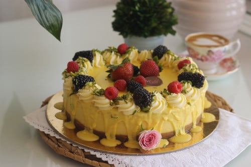 تشيزكيك الزعفران وسط