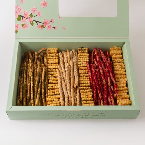 اعواد موالح مع الكراكرز