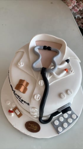 كيكة تخرج سكر - وسط