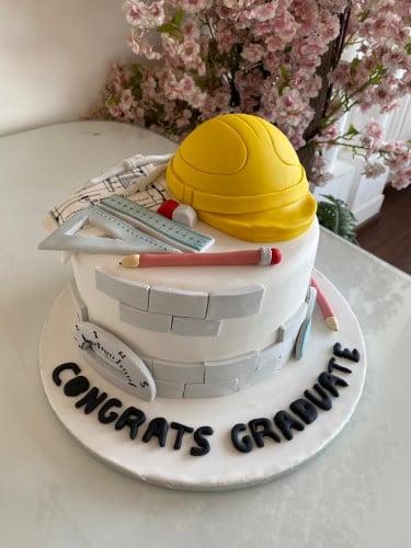 كيكة تخرج سكر - وسط