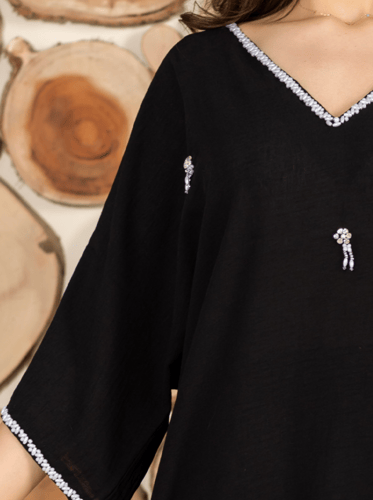 تالة 25 جلابية تطريز يدوي أسود( قطن 100%)