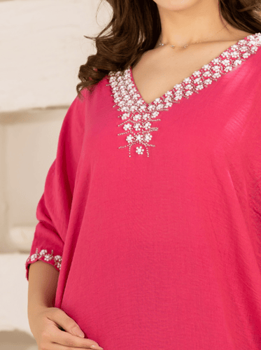 داليا 44 جلابية تطريز يدوي فوشي ( قطن 100%)