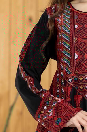 جلابية مطرزة حرير 2 ( قطن 65%)