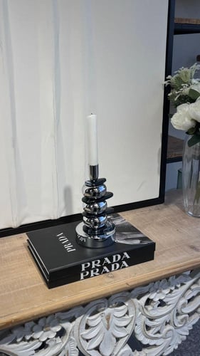 تحفة شمعدان فضي