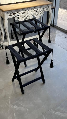 طاولة مخمل اسود