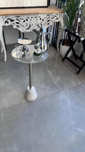طاولة خدمة اكريلك قاعدة رخام الارتفاع 55سم القطر 3...