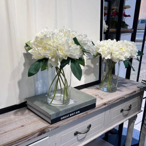 فازة منسقة ورد كبير