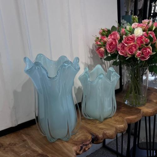 فازة زجاج فاخرة