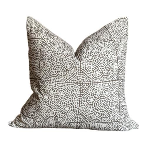 غطاء وسادة بولكا