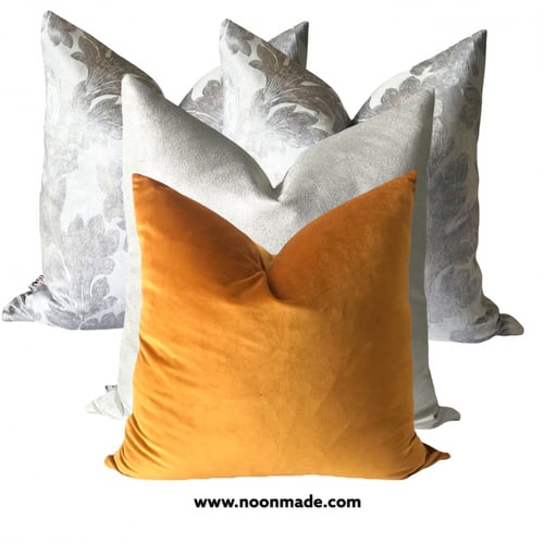 غطاء وسادة فضي