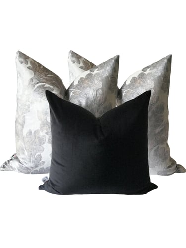 غطاء وسادة فضي