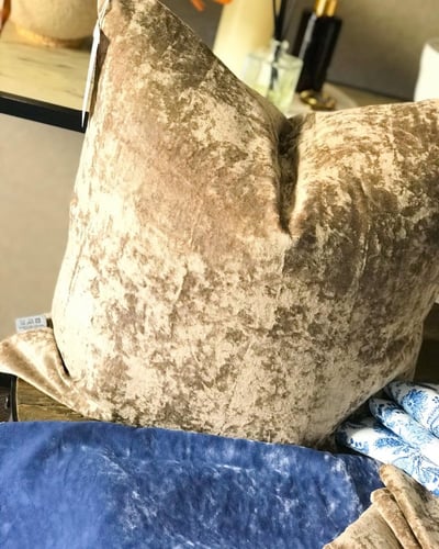 غطاء وسادة العندليب مخمل موكا