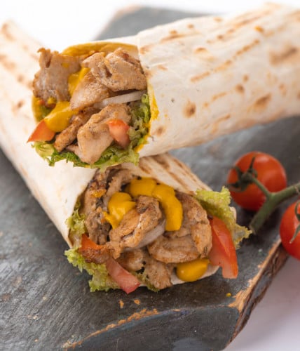 شرائح شاورما الدجاج