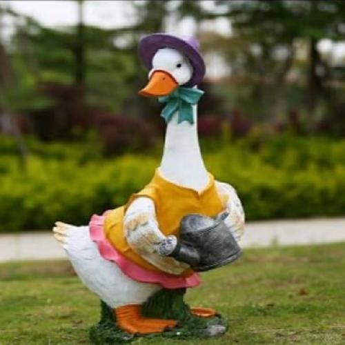 ديكور مجسم بطة