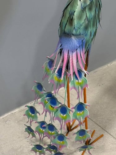 مجسم طاووس حديد