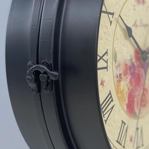 ساعة جدارية زاوية