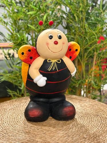 ‏مجسم ديكور نحلة