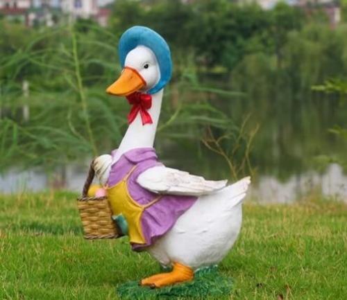 ديكور مجسم بطة