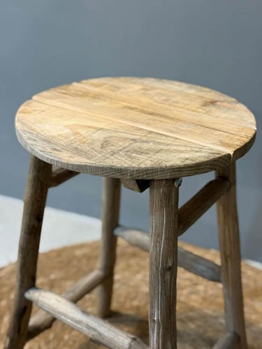 طاولة خشب بوهيمي