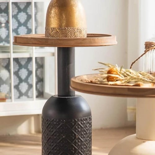 طاولة جانبية