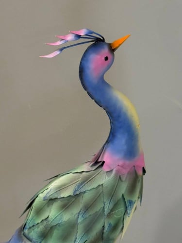 مجسم طاووس حديد