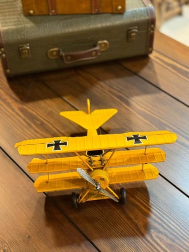 ديكور طيارة قديمة انتيك