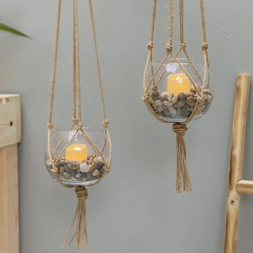 مكرمية مع حامل خشب