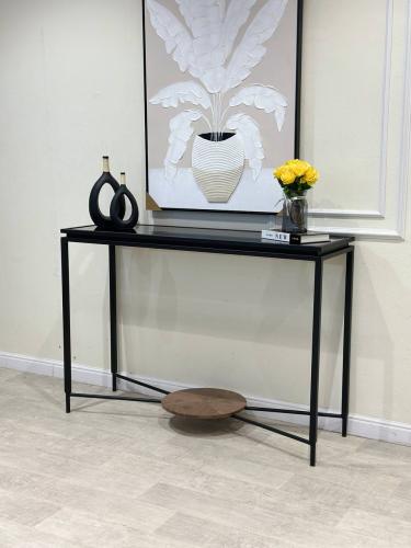 مدخل بسطح زجاج تحت قشرة جوز