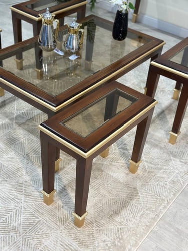 طقم طاولات ضيافة خشبي بسطح زجاجي شفاف – فخامة تليق...