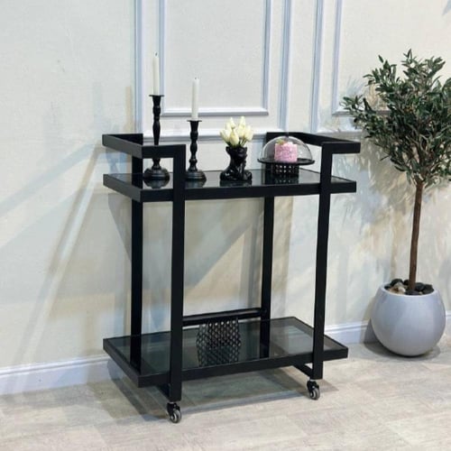 عربية تقديم دورين زجاج أسود