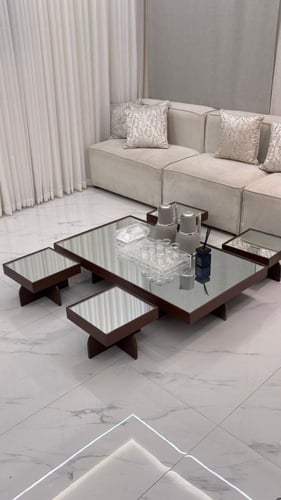 طقم طاولات أرضي فاخر يجمع بين العملية والأناقة