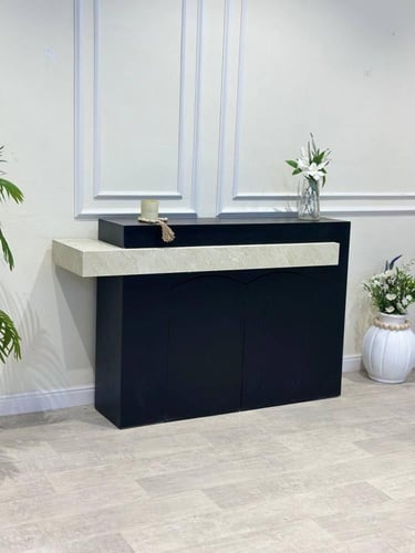 كونسول مدخل رخامي وخشبي بتصميم عصري أنيق