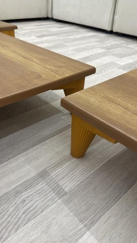 طقم طاولات ارضي مع 4 خدمة معى قاعدة بلاستيك