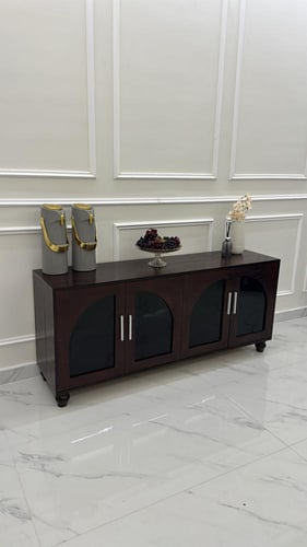 دولاب بوفيه بتصميم عصري متعدد الاستخدامات