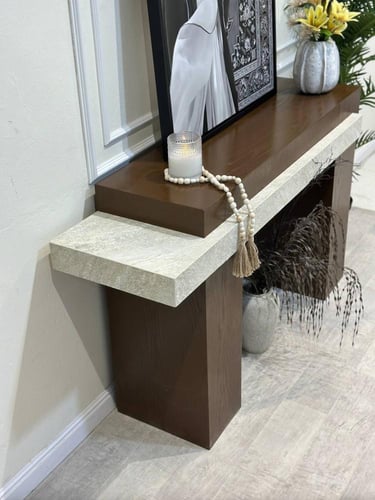 مدخل خشب معتق بني غامق مع بديل رخام