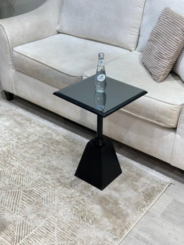 طقم طاولة ضيافة سنديان مع 4 خدمة لون اسود موديل عص...